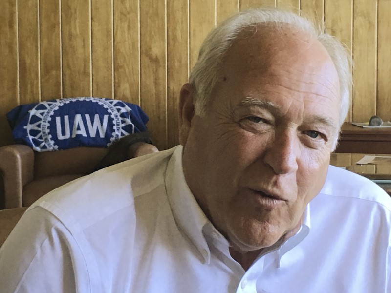 © Reuters. Dennis Williams UAW president in his office at UAW headquarters in Detroit