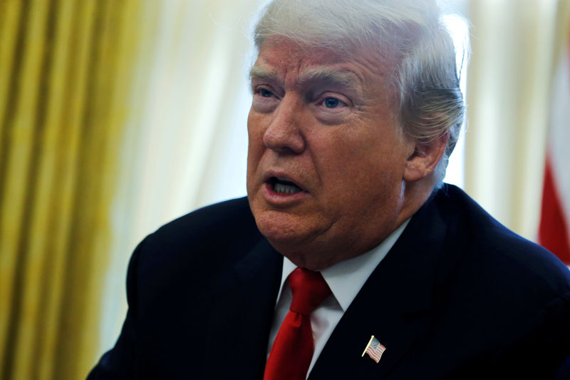 © Reuters. FILE PHOTO - U.S. President Donald Trump in the Oval Office at the White House in Washington