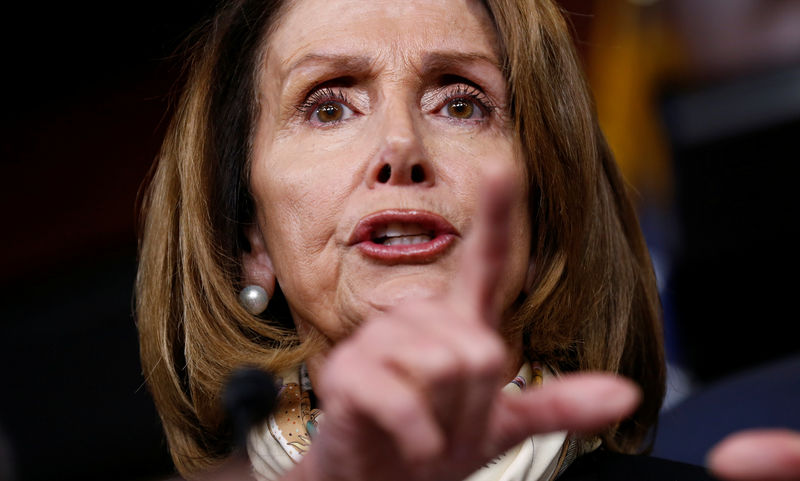 © Reuters. House Minority Leader Nancy Pelosi (D-CA) speaks during a news conference after President Donald Trump and the U.S. Congress failed to reach a deal on funding for federal agencies in Washington