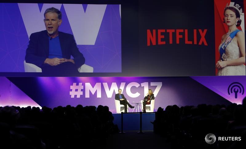 © Reuters. Telefónica y Netflix negocian integrar contenidos en Movistar+