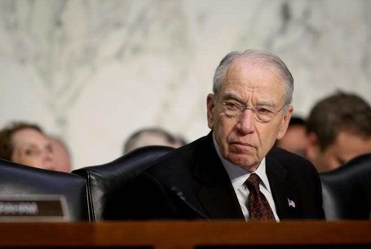 © Reuters. Sessions testifies before a Senate Judiciary oversight hearing in Washington