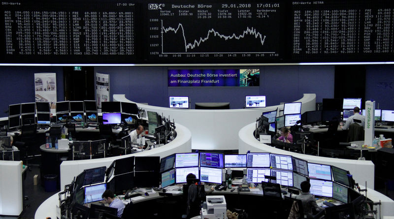 © Reuters. The German share price index, DAX board, is seen at the stock exchange in Frankfurt