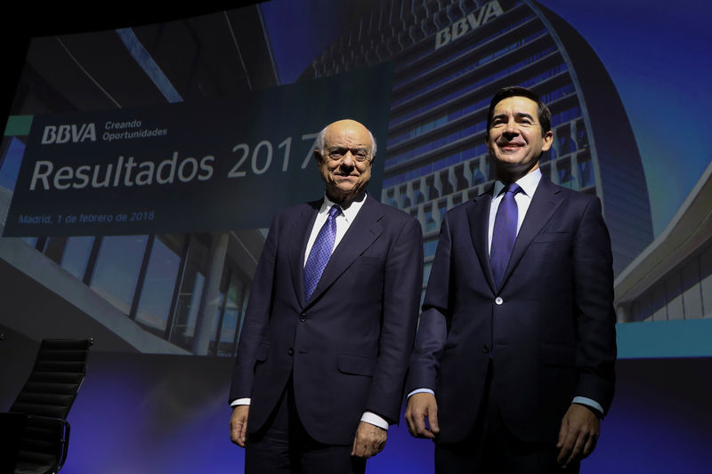 © Reuters. Francisco González apunta a Carlos Torres como su sucesor al frente de BBVA