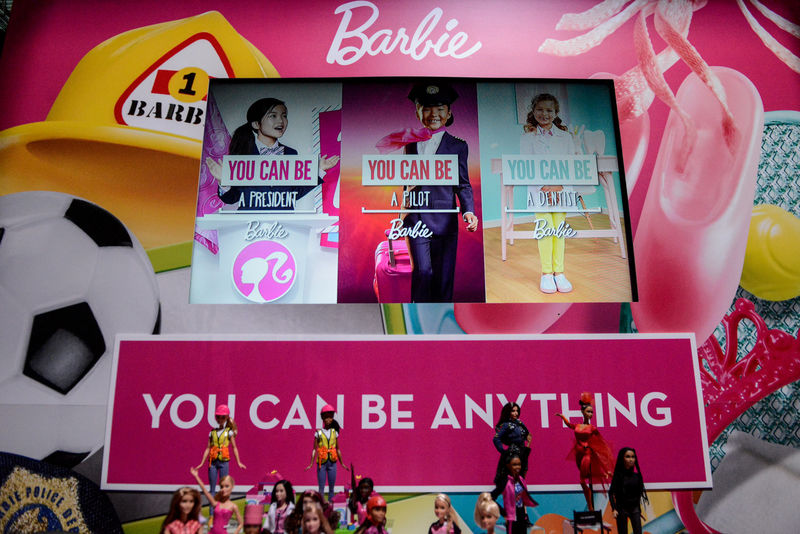 © Reuters. FILE PHOTO: Mattel's Barbie doll is seen on display at the 114th North American International Toy Fair in New York City