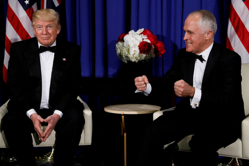 © Reuters. FILE PHOTO: U.S. President Trump and Australia's PM Turnbull deliver brief remarks in New York