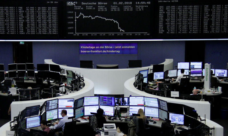 © Reuters. El Deutsche Bank arrastra a las bolsas europeas a su peor semana desde agosto