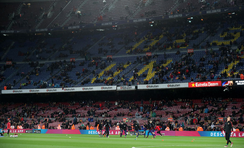 © Reuters. La Copa del Rey lucha por atraer a los aficionados ausentes