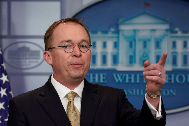 © Reuters. White House budget director Mick Mulvaney speaks at a news briefing