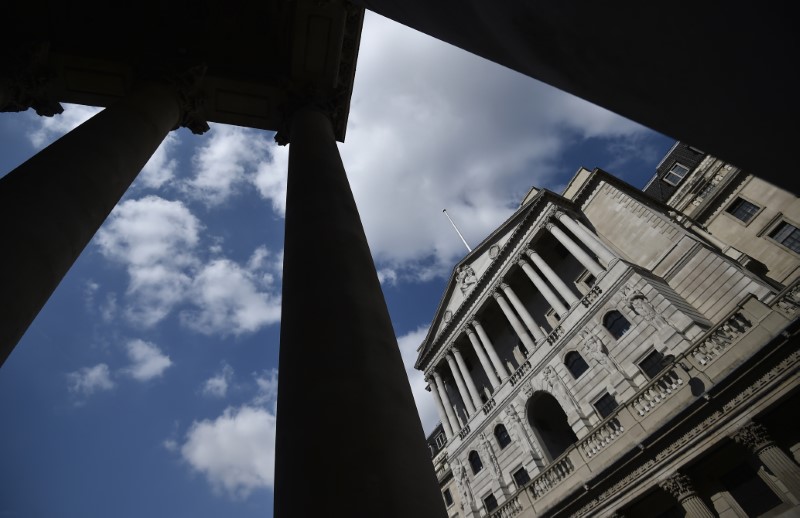 © Reuters. A general view shows the Bank of England in the City of London