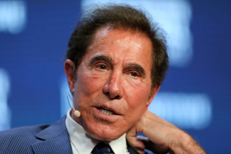 © Reuters. FILE PHOTO - Steve Wynn, Chairman and CEO of Wynn Resorts, speaks during the Milken Institute Global Conference in Beverly Hills