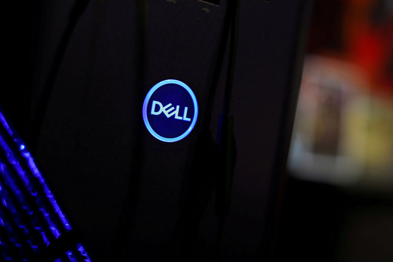 © Reuters. FILE PHOTO:    A Dell gaming computer is shown at the E3 2017 Electronic Entertainment Expo in Los Angeles