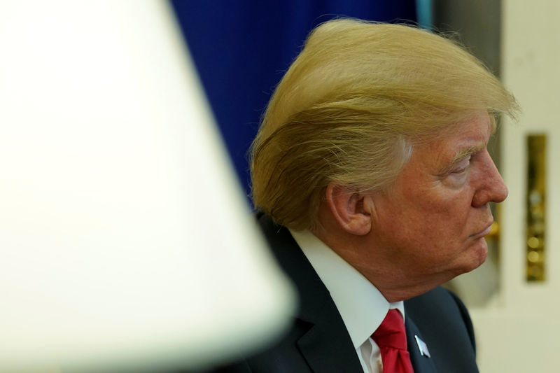 © Reuters. Trump ahonda disputa por investigación sobre Rusia al publicar un documento secreto