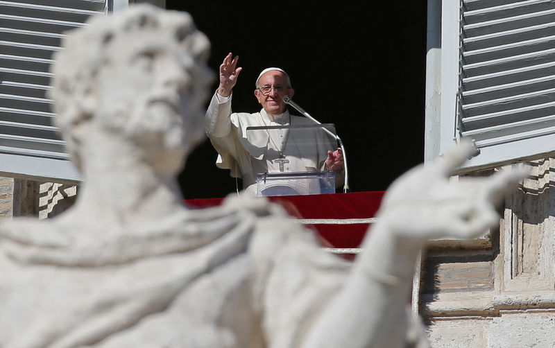 © Reuters. البابا يدعو العالم للصلاة والصوم من أجل السلام في 23 فبراير
