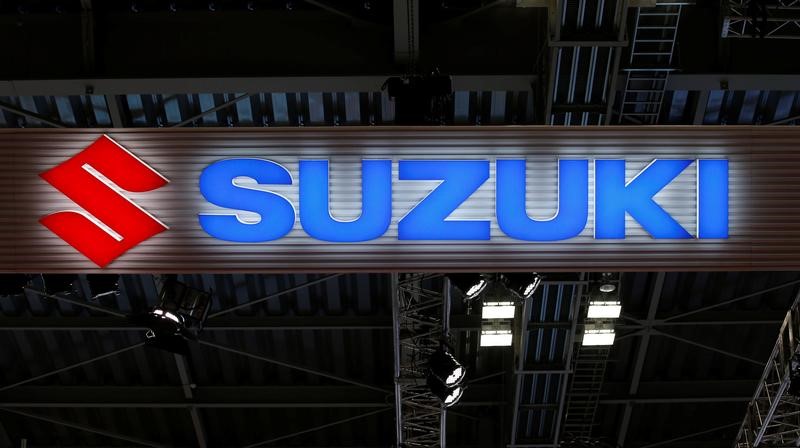© Reuters. The logo of Suzuki Motor Corp. is pictured at the 45th Tokyo Motor Show in Tokyo