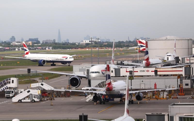 © Reuters. IAG dice terminales de Heathrow deberían abrirse a la competencia