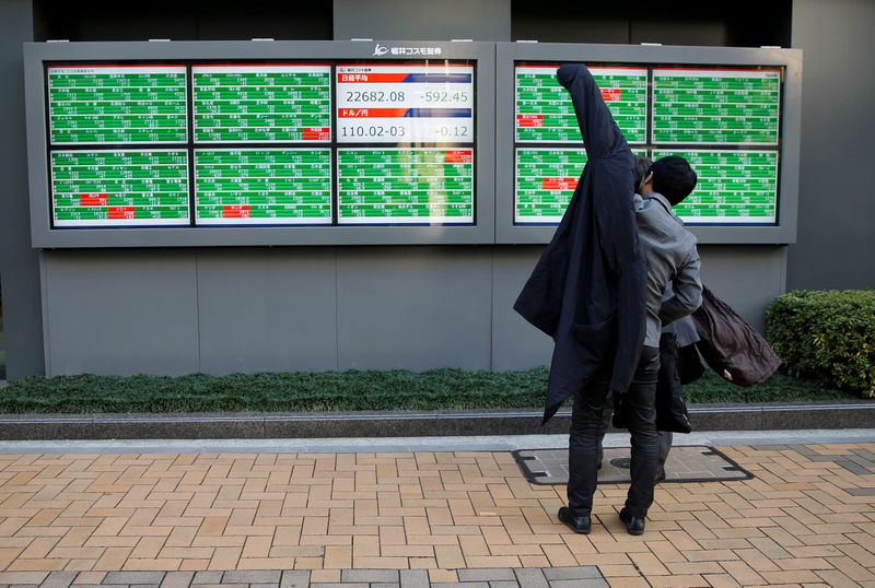 © Reuters. El Ibex profundiza su caída arrastrado por Asia y Wall Street