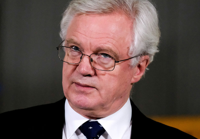 © Reuters. Britain's Secretary of State for Exiting the European Union David Davis delivers a speech during a visit to PD Ports at Teesport near Middlesborough