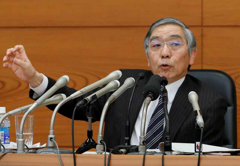 © Reuters. Presidente do banco central do Japão, Haruhiko Kuroda, durante coletiva de imprensa em Tóquio