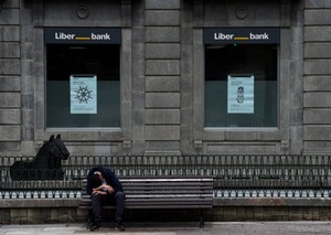 © Reuters. Liberbank pierde 259 millones en 2017 por saneamiento de activos inmobiliarios