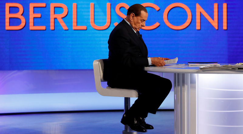 © Reuters. Silvio Berlusconi al talk show "L'aria che tira" lo scorso 18 gennaio