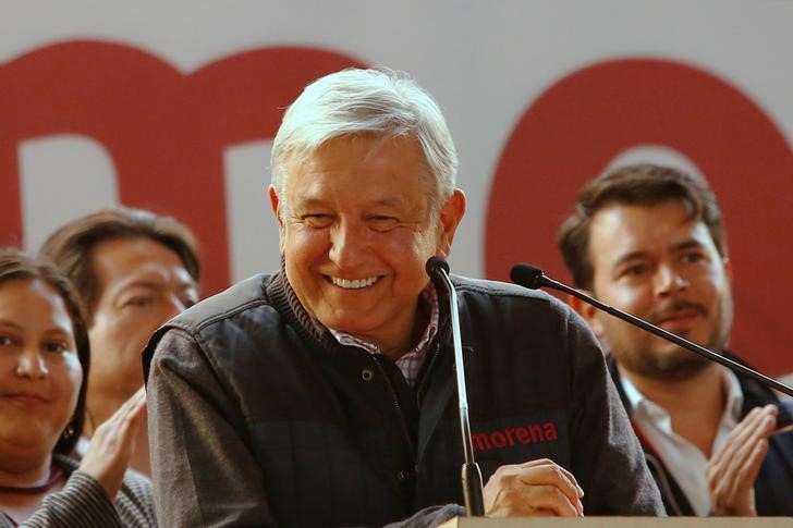 © Reuters. Candidato à Presidência do México Andrés Manuel López Obrador durante evento na Cidade do México