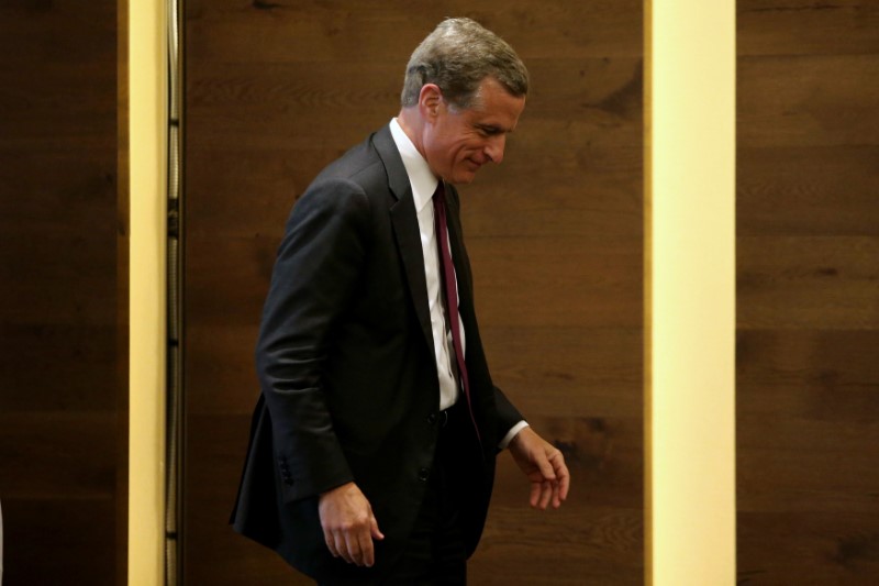© Reuters. Dallas Federal Reserve Bank President Robert Kaplan walks after the True Economic Talks event in Mexico City