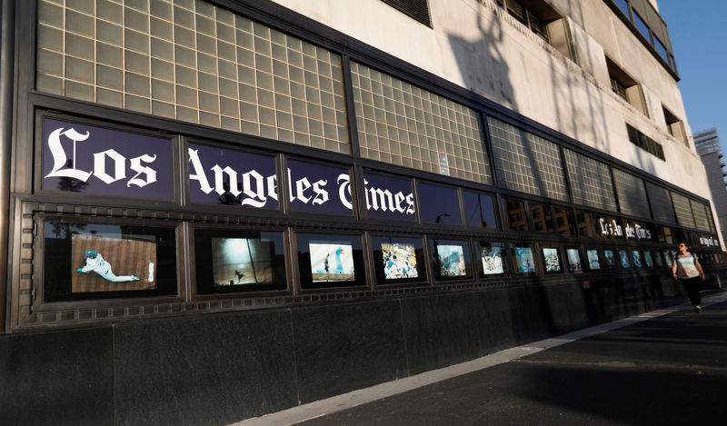 © Reuters. TRONC VEND LE LA TIMES ET D'AUTRES JOURNAUX POUR 500 MLNS DE DOLLARS