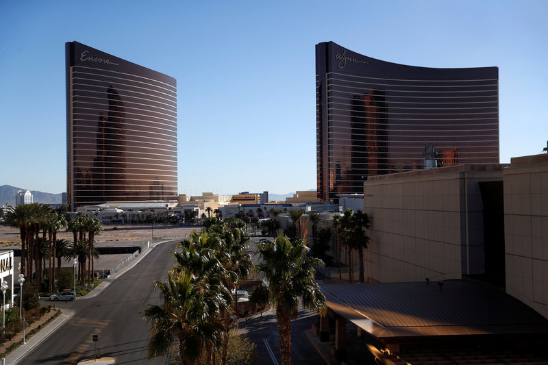 © Reuters. An exterior view of Encore and Wynn properties in Las Vegas