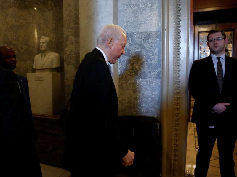 © Reuters. Senator Orrin Hatch (R-UT) arrives for a vote after the Senate reached an agreement to end the shut down of the federal government on Capitol Hill in Washington