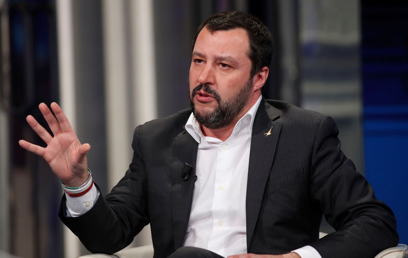 © Reuters. Il leader della Lega Matteo Salvini