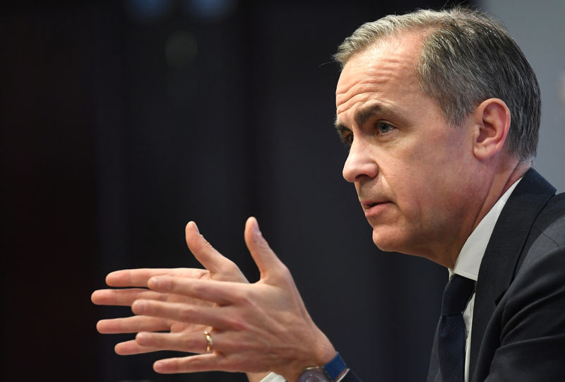 © Reuters. Bank of England Governor Mark Carney speaks during the central bank's quarterly inflation report press conference in the City of London