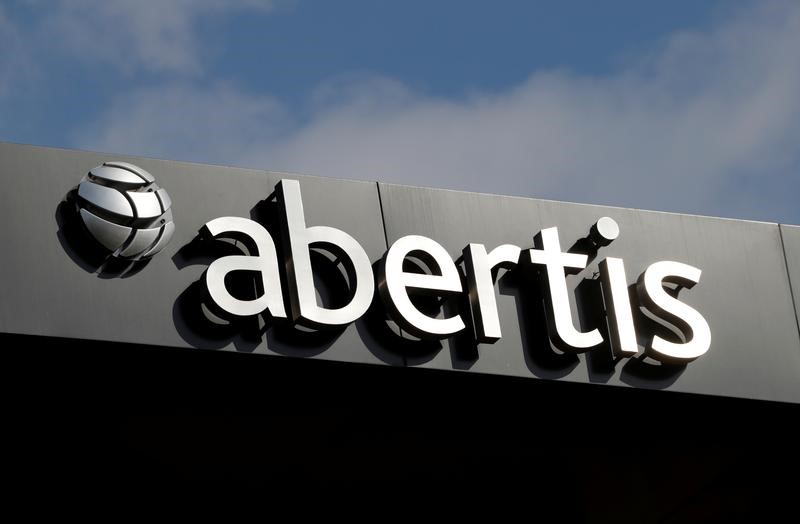 © Reuters. ABERTIS VEUT CÉDER 57% D'HISPASAT POUR 656 MILLIONS D'EUROS