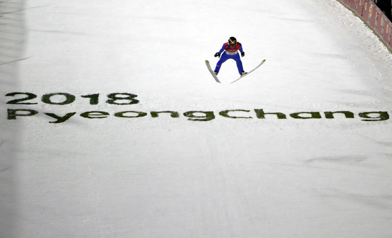 © Reuters. Qualificazioni di sci alle Olimpiadi invernali 2018 di Pyeongchang in Corea del Sud