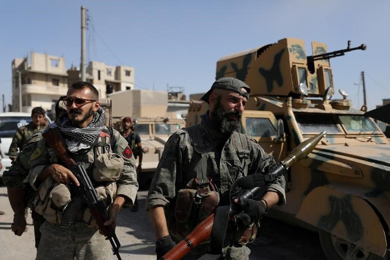 © Reuters. قوات سوريا الديمقراطية: متشدد بريطاني كان يحاول الوصول لتركيا