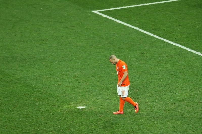 © Reuters. لاعب الوسط الهولندي سنايدر يعتزل اللعب على المستوى الدولي