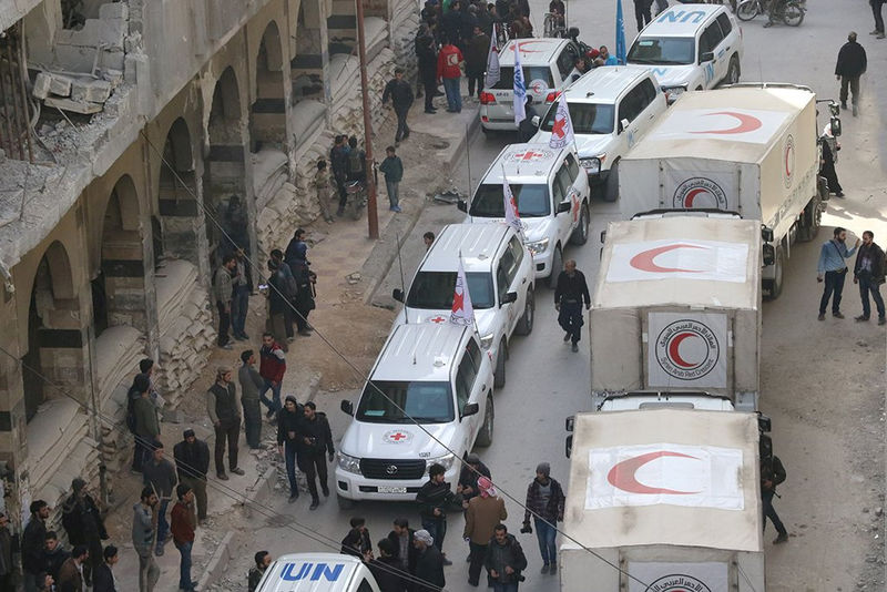 © Reuters. الصليب الأحمر: قافلة مساعدات في الغوطة بسوريا تعود أدراجها لانعدام الأمن