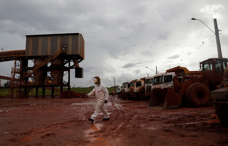 © Reuters. Área interditada de resíduo de rejeitos da refinaria de bauxita da Hydro Alunorte em Barcarena, no Pará