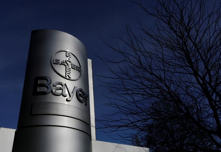 © Reuters. Logo da Bayer em unidade da empresa em Wuppertal, na Alemanha