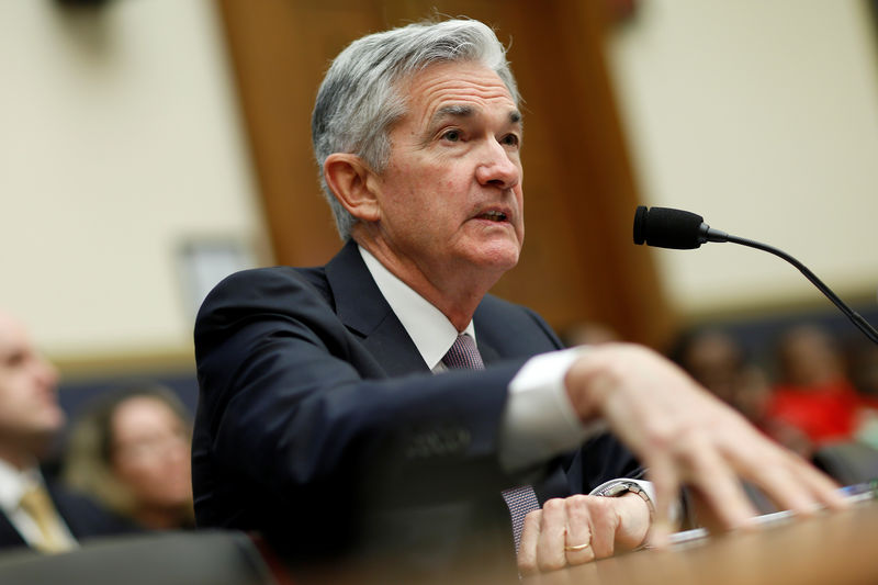 © Reuters. FILE PHOTO: Federal Reserve Chairman Jerome Powell delivers the semi-annual Monetary Policy Report to the House Financial Services Committee hearing in Washington