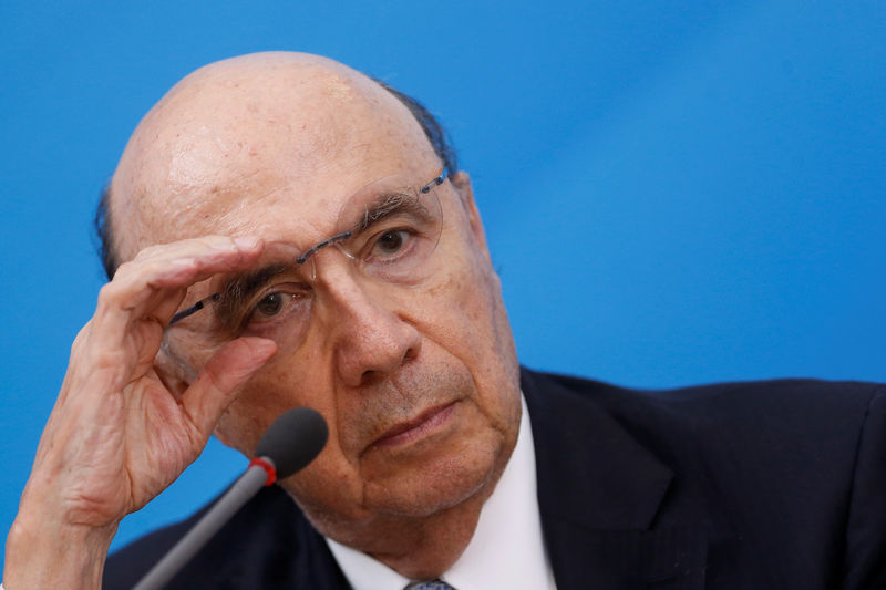 © Reuters. Ministro da Fazenda, Henrique Meirelles, durante coletiva de imprensa em Brasília