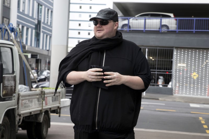 © Reuters. FILE PHOTO: German tech entrepreneur Kim Dotcom arrives for a court hearing in Auckland, New Zealand