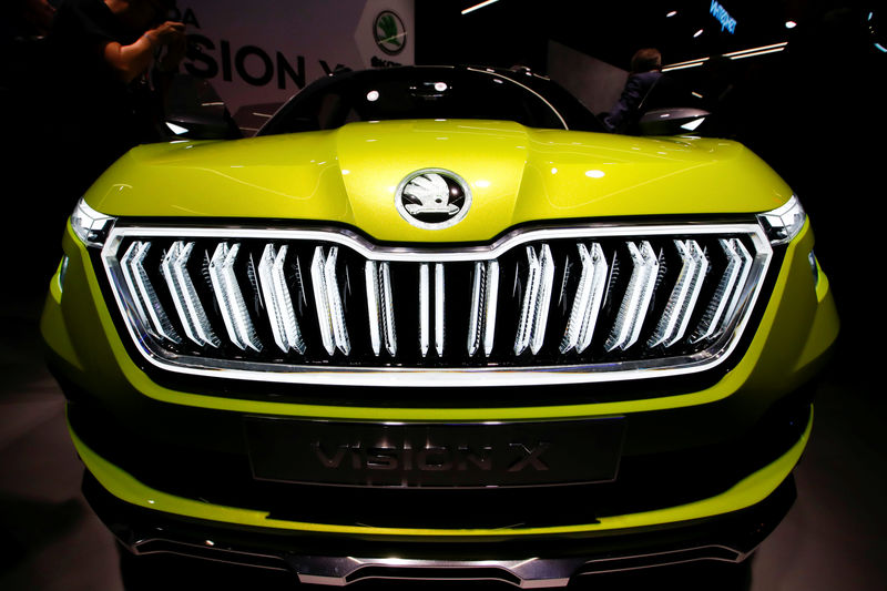 © Reuters. FILE PHOTO: The 88th Geneva International Motor Show