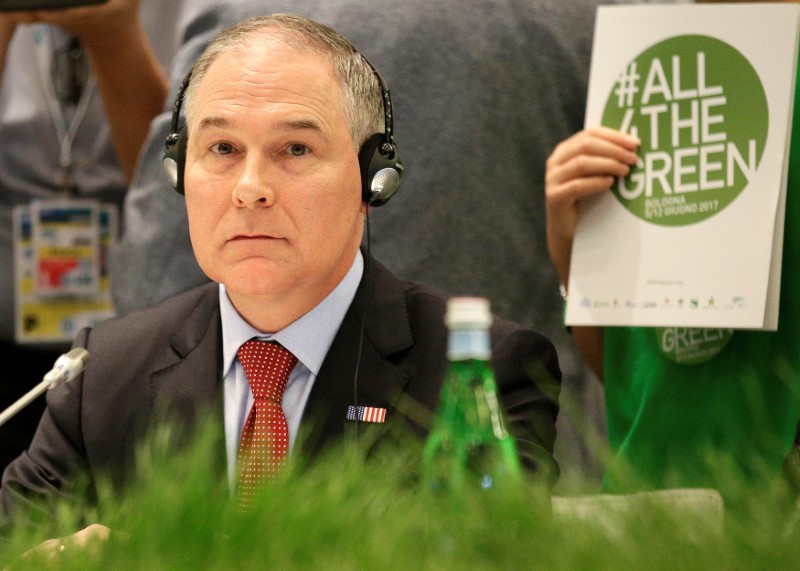 © Reuters. Environmental Protection Agency (EPA) Administrator Scott Pruitt attends during a summit of  Environment ministers from the G7 group of industrialised nations in Bologna