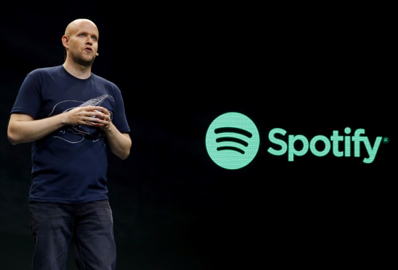 © Reuters. FILE PHOTO - Spotify CEO Daniel Ek speaks during a media event in New York