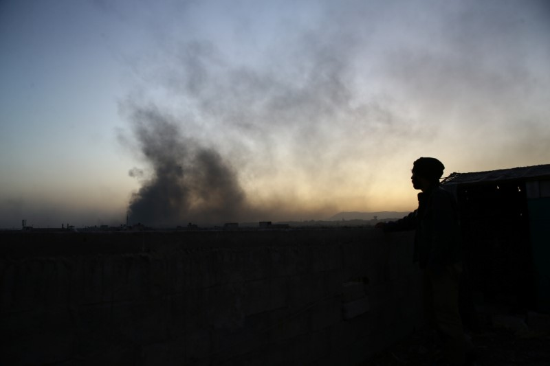 © Reuters. مصادر: المعارضة السورية تتوصل إلى اتفاق لإجلاء مسلحين من حرستا بالغوطة الشرقية