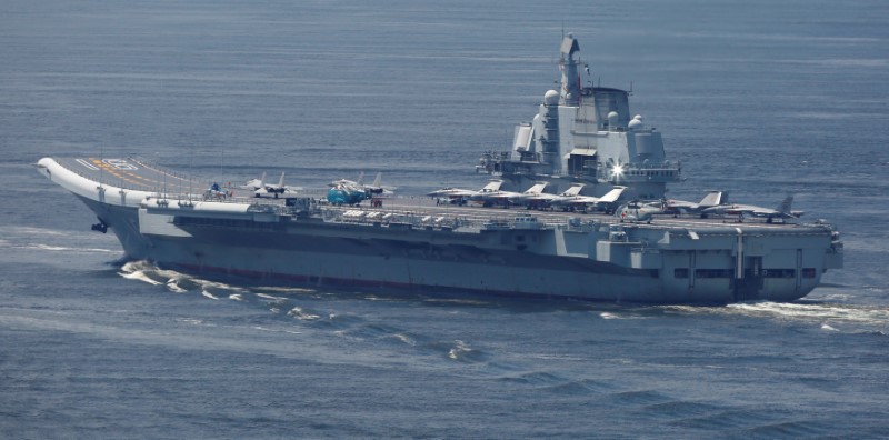 © Reuters. China's aircraft carrier Liaoning departs Hong Kong