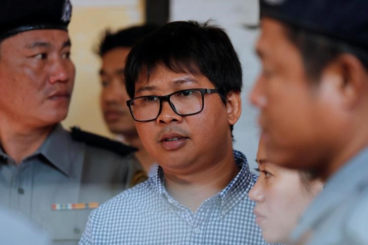 © Reuters. Repórter da Reuters Kyaw Wa Lone em tribunal de Yangon