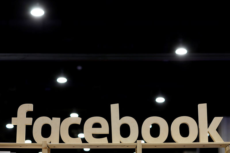 © Reuters. Logo do Facebook é visto em evento em Maryland, nos Estados Unidos