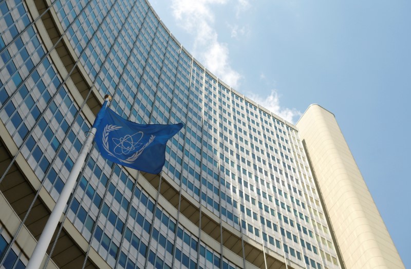 © Reuters. The IAEA flag flies in front of IAEA's headquarters in Vienna