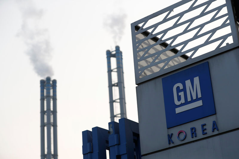 © Reuters. GM Korea logo is seen at its Bupyeong plant in Incheon